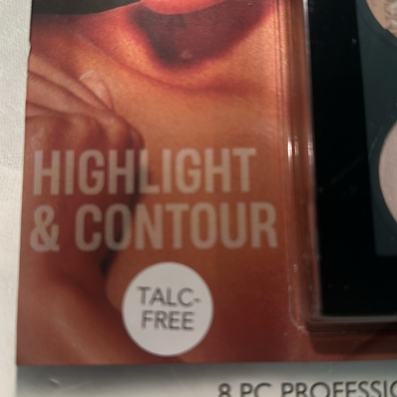 Uncommon Cosmetics Contour & Highlight 8 Piece Professional Face Palette. - Picture 3 of 6